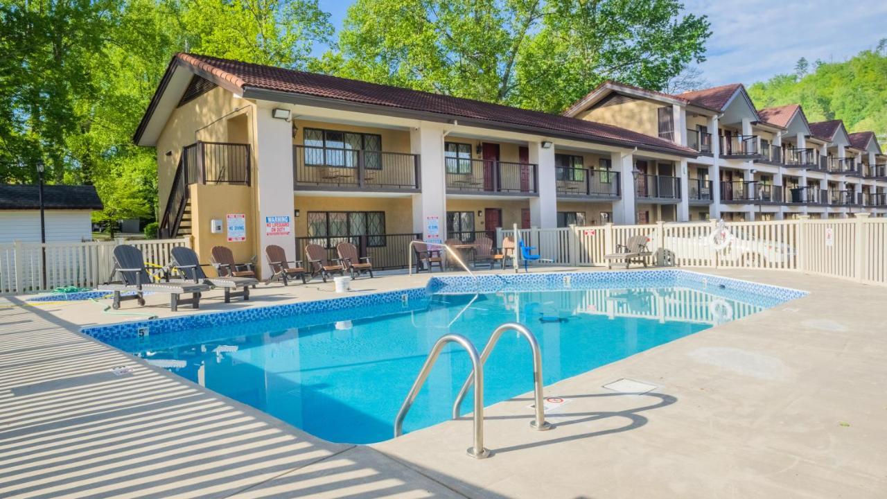 Super 8 By Wyndham Downtown Gatlinburg At Convention Center Hotel Luaran gambar