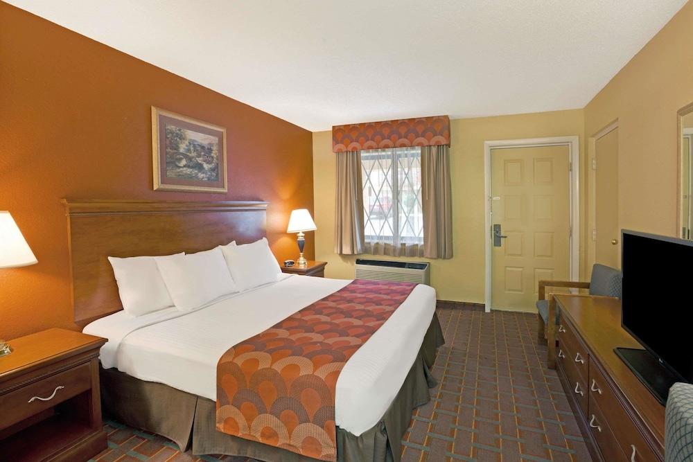 Super 8 By Wyndham Downtown Gatlinburg At Convention Center Hotel Luaran gambar