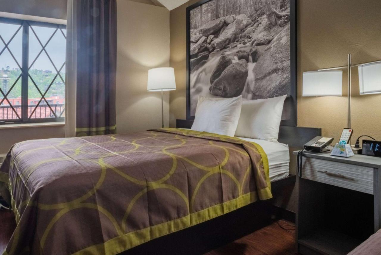 Super 8 By Wyndham Downtown Gatlinburg At Convention Center Hotel Luaran gambar