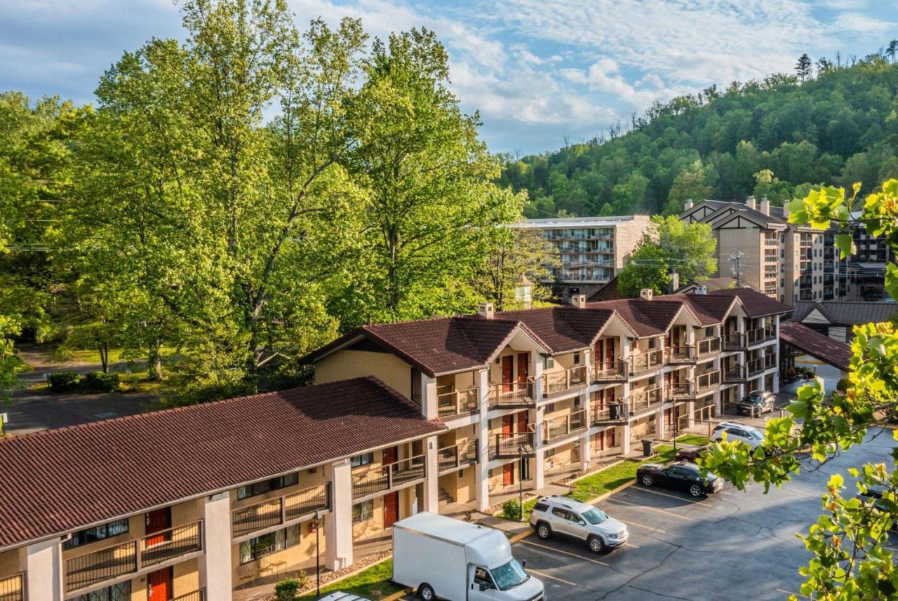 Super 8 By Wyndham Downtown Gatlinburg At Convention Center Hotel Luaran gambar